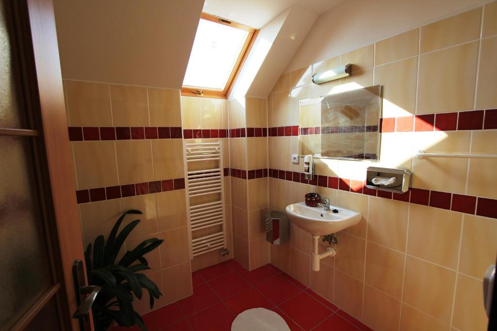 Pension U Svateho Jana Hradec Králové Zimmer foto